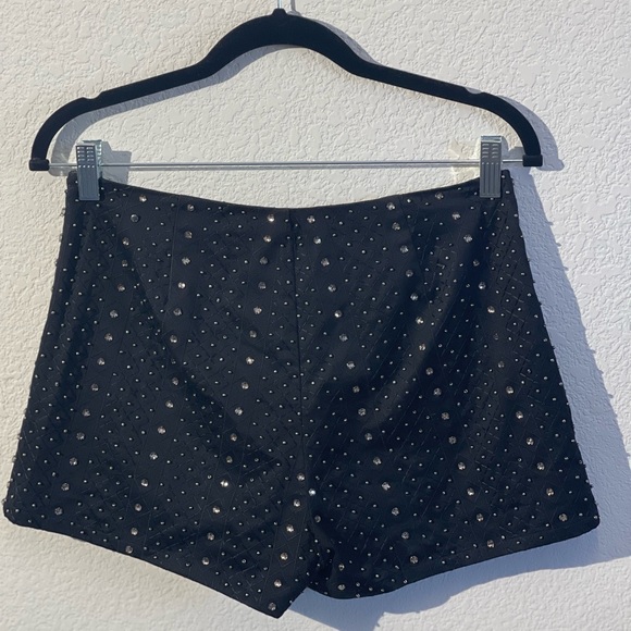 Guess Embellished Club Short 
Style # W52D10W5W90 - Picture 2 of 7